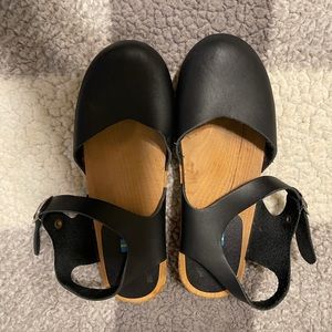 Mia abba clogs black